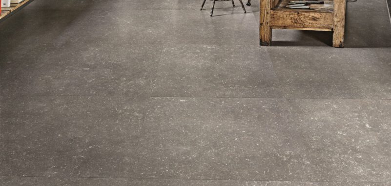 Fliese in Betonoptik