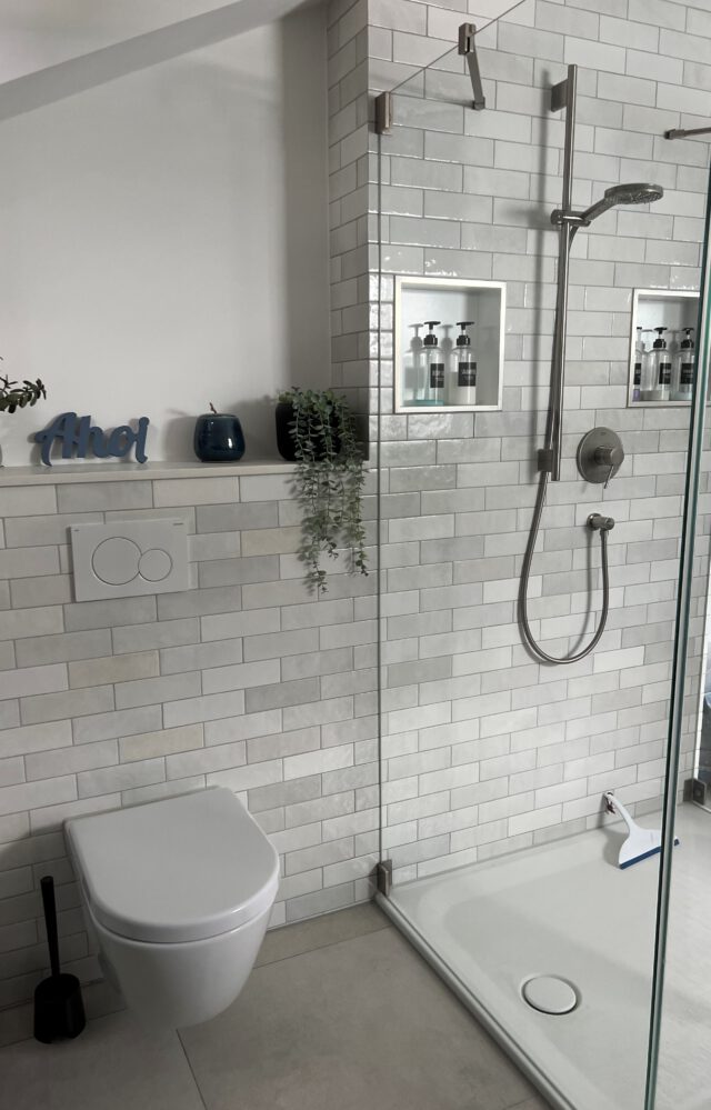 Metrofliesen weiß Dusche